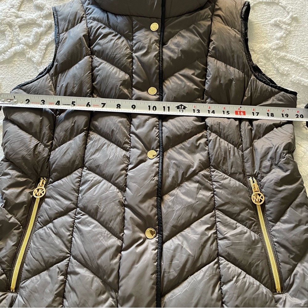 MICHAEL KORS Puffer vest/double closure front/ultralight. M. - Picture 5 of 8